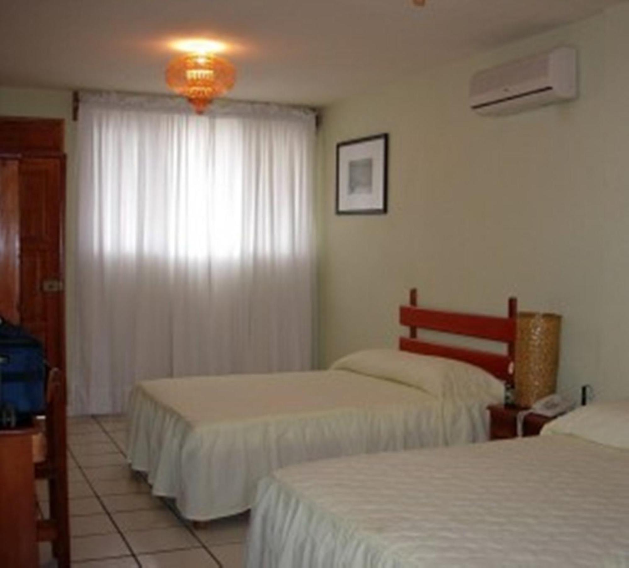 Nakum Hotel Флорес Экстерьер фото