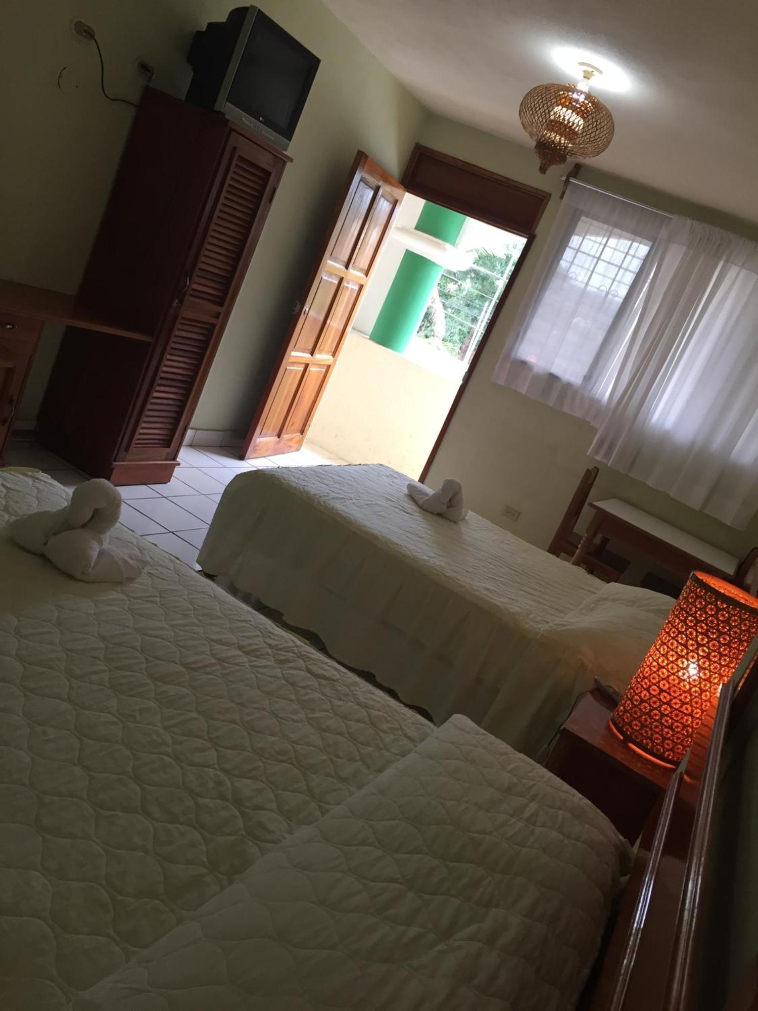 Nakum Hotel Флорес Экстерьер фото
