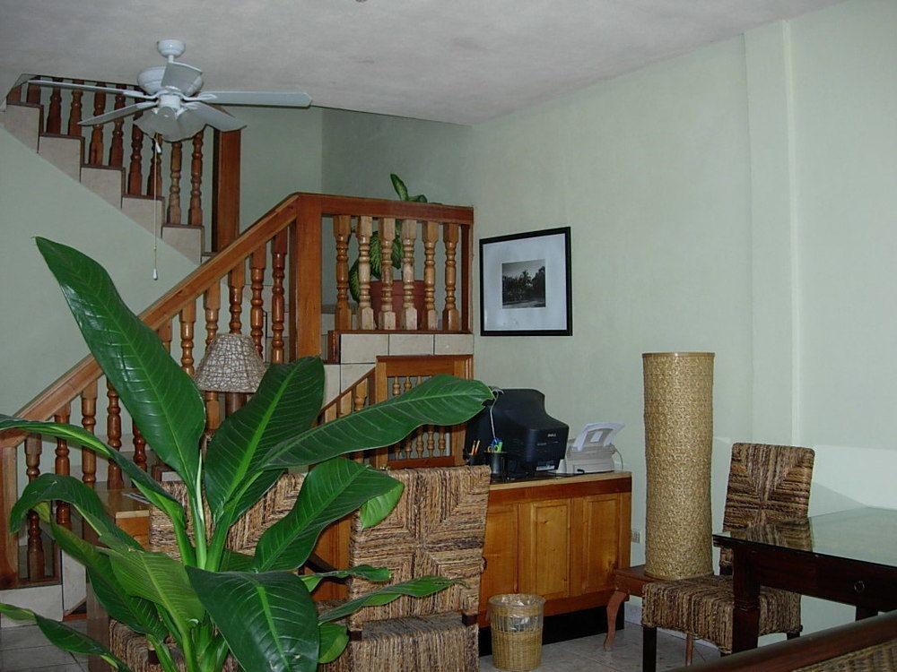 Nakum Hotel Флорес Экстерьер фото