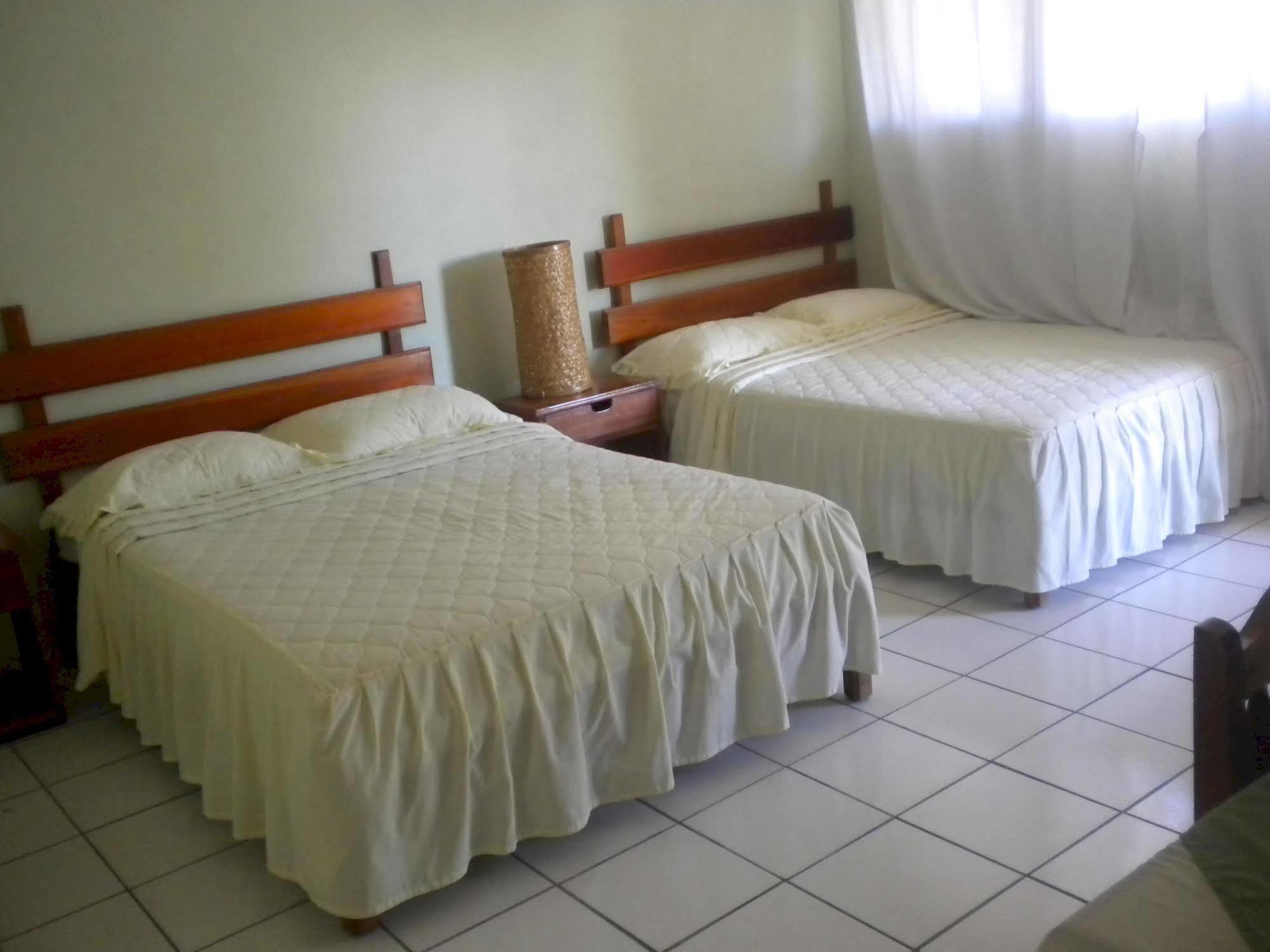 Nakum Hotel Флорес Экстерьер фото
