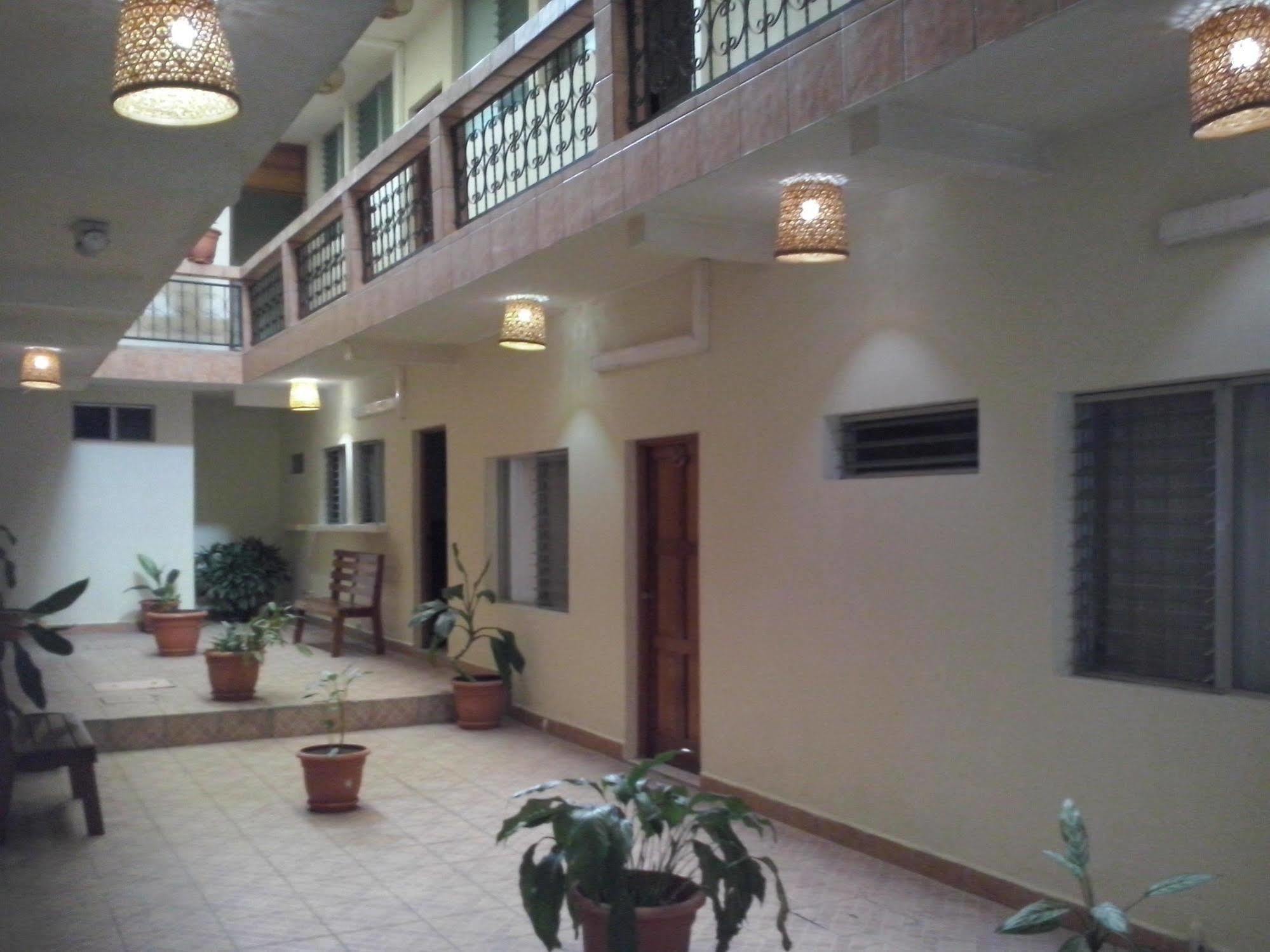 Nakum Hotel Флорес Экстерьер фото